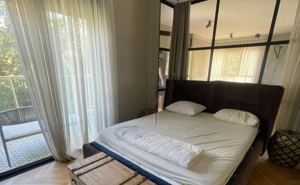 Gordon 3 rooms Balcony with sea view Lift Parking Apartment for rent in Tel Aviv