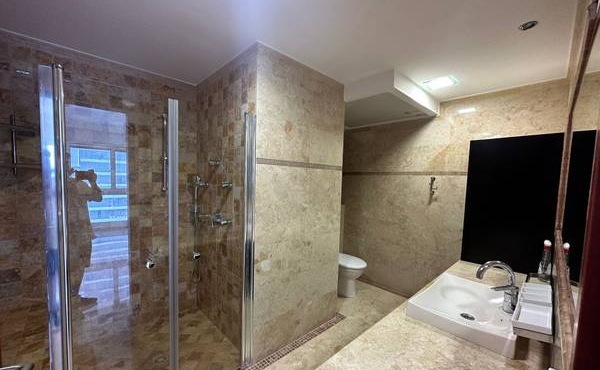 Opera Tower 3 rooms 161sqm Balcony 27sqm Beachfront Parking Apartment for rent  in Tel Aviv