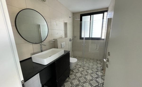 Dizengoff 3 rooms 70m2 Terrace Safe room Lifts Apartment for rent in Tel Aviv