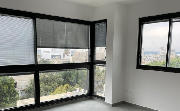 Dizengoff / Bazel
new building
75 square meters + 6 square meters sun terrace
3 room apartment
safe room
Sun Terrace
5th floor
Elevators
Sun Terrace
House committee: 200
Property tax: 750 (for two months)
