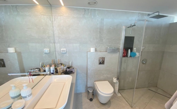 Florentine area 3 rooms 110sqm Terrace 20sqm Sea view Lift Parking Gym Pool