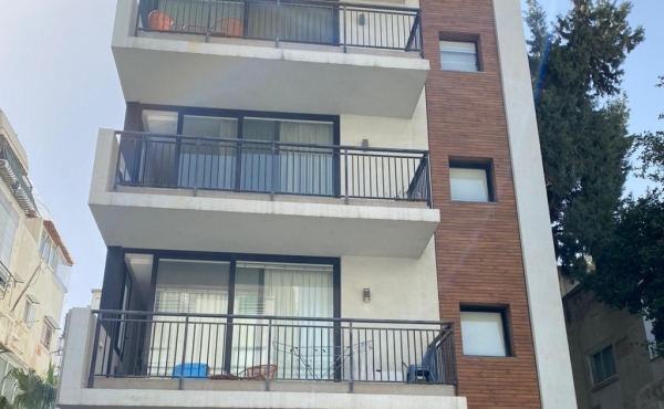 Frishman / Gordon 3 rooms 65sqm Terrace 12sqm Safe room Lift Apartment for rent in Tel Aviv