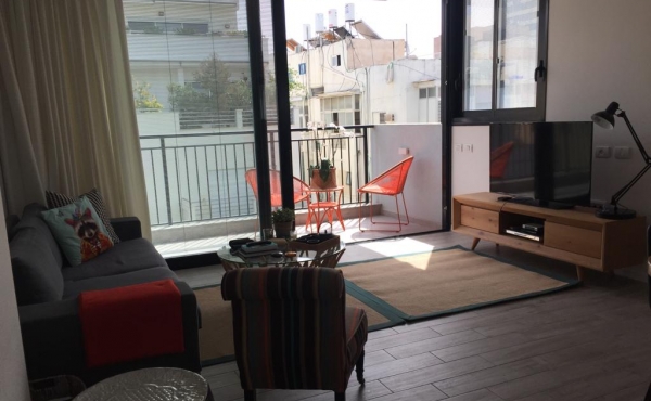 Frishman / Gordon 3 rooms 65 sqm Terrace 12 sqm Lift Parking Apartment for rent in Tel Aviv