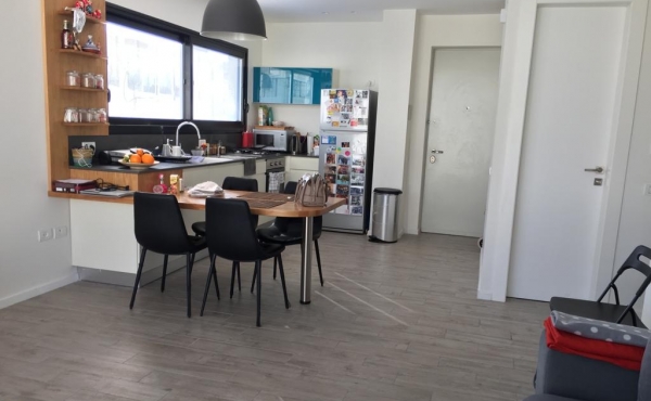 Frishman / Gordon 3 rooms 65 sqm Terrace 12 sqm Lift Parking Apartment for rent in Tel Aviv