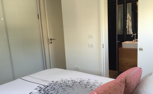 Frishman / Gordon 3 rooms 65 sqm Terrace 12 sqm Lift Parking Apartment for rent in Tel Aviv