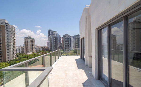 Luxury penthouse duplex in Bat Yam Balcony with sea view Lift parking