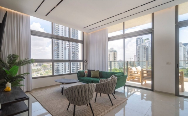 Luxury penthouse duplex in Bat Yam Balcony with sea view Lift parking