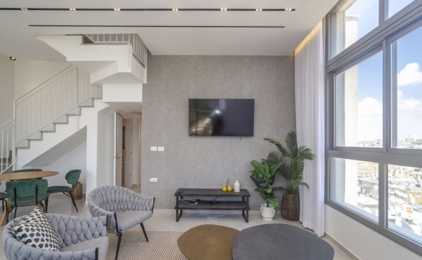 Luxury penthouse duplex in Bat Yam Balcony with sea view Lift parking