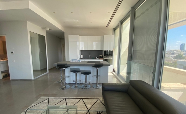 Frishman tower 3 rooms 82sqm Parking Apartment for sale in Tel Aviv