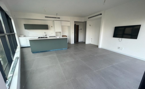 Bat Yam 5 rooms 115 sqm Balcony Lifts Parking