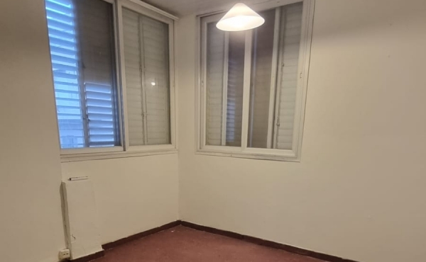 Old North 3 rooms 70 sqm Closed balcony Apartment for rent in Tel Aviv