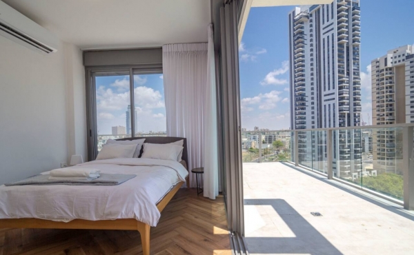 Luxury penthouse duplex in Bat Yam Balcony with sea view Lift parking Apartment for rent in Bat Yam