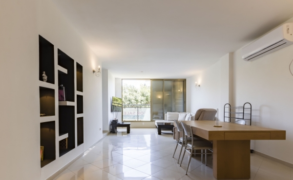 Dizengoff / Ben Gurion 4 rooms 125 sqm Lift Apartment for rent in Tel Aviv