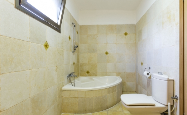 Dizengoff / Ben Gurion 4 rooms 125 sqm Lift Apartment for rent in Tel Aviv