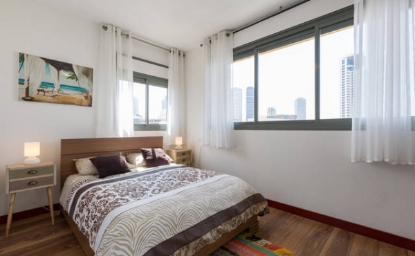 Spacious 3-Bedroom 100 sqm Penthouse in Kerem Hatemanim with Terrace Apartment for rent in Tel Aviv