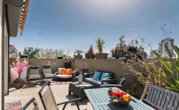 Bograshov area Amazing Penthouse Duplex of 80sqm with Terrace 30sqm Apartment for rent in Tel Aviv