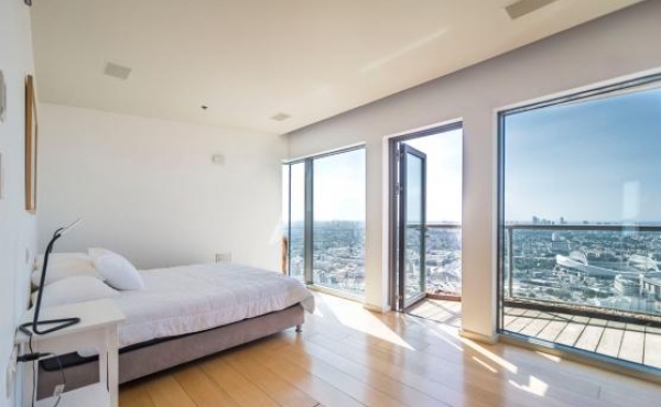 Luxury Penthouse, 3 bedrooms 320m2, Parking x3 Apartment for sale in Tel Aviv