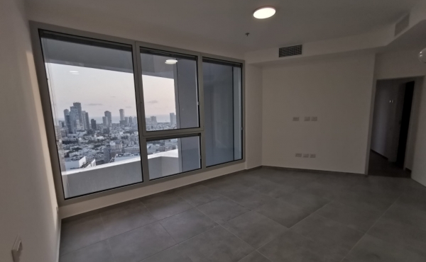 Lev TLV Tower 4 room 113m2 Terrace 23m2 Elevators Parking Country club Doorman Apartment for sale in Tel Aviv