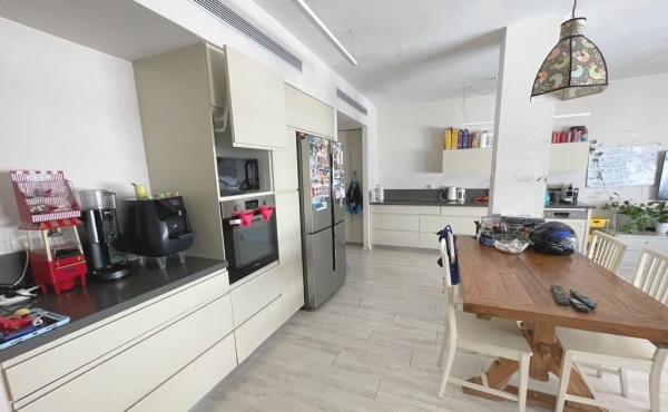Pinkas area 4 rooms 95sqm Lift Parking Apartment for rent in Tel Aviv