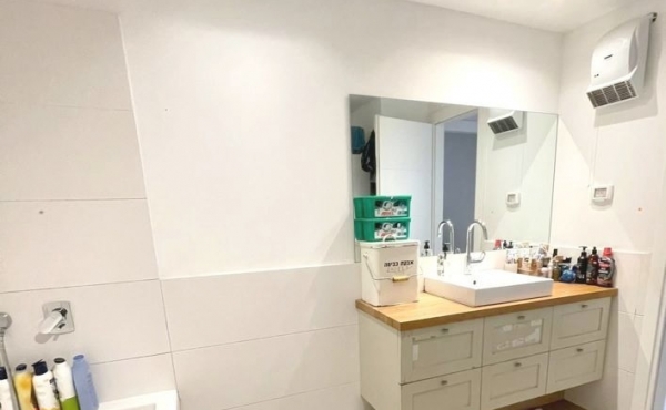 Pinkas area 4 rooms 95sqm Lift Parking Apartment for rent in Tel Aviv