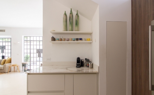 Villa in Neve Tsedek 170m2 Renovated + Outdoor Terrace 40m2 For sale in Tel Aviv