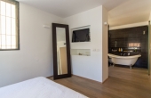 Villa in Neve Tsedek 170m2 Renovated + Outdoor Terrace 40m2 For sale in Tel Aviv
