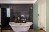 Villa in Neve Tsedek 170m2 Renovated + Outdoor Terrace 40m2 For sale in Tel Aviv