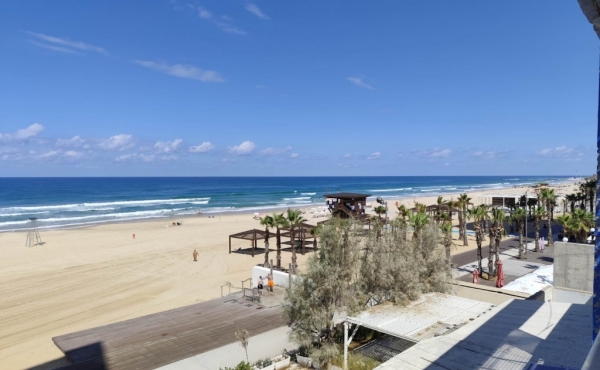 Bat Yam Apart Hotel 2 rooms in front beach