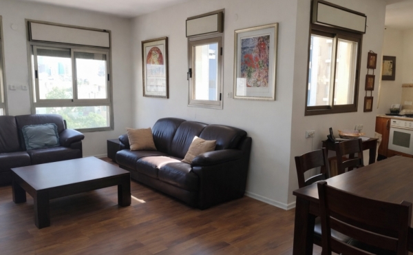 Mendele street 2 bedrooms Safe room Lift Apartment for short term rental in Tel Aviv