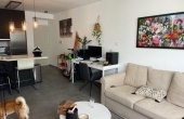 Nahalat Benyamin 2 rooms 50m2 Quiet Bright Lift Apartment for sale in Tel Aviv