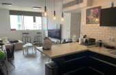 Nahalat Benyamin 2 rooms 50m2 Quiet Bright Lift Apartment for sale in Tel Aviv