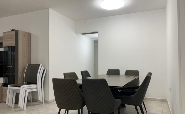Ramat Aviv 5 rooms 128sqm Balconies Parking Apartment for sale in Tel Aviv