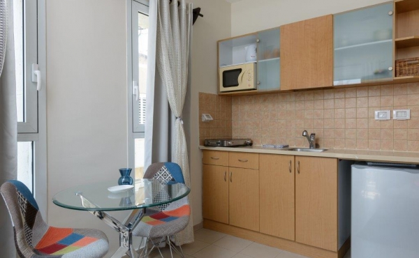 Ben Yehuda 1 bedroom 28m2 Balcony Lift Apartment for sale in Tel Aviv