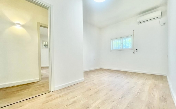 City Hall area 3 rooms 87m2 Tama project Balcony Apartment for sale in Tel Aviv