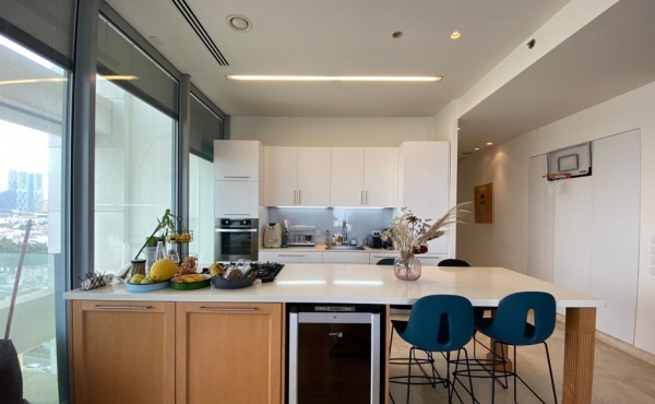 Frishman tower 3 rooms 91 sqm Balcony 12 sqm2 Parking Apartment for sale in Tel Aviv