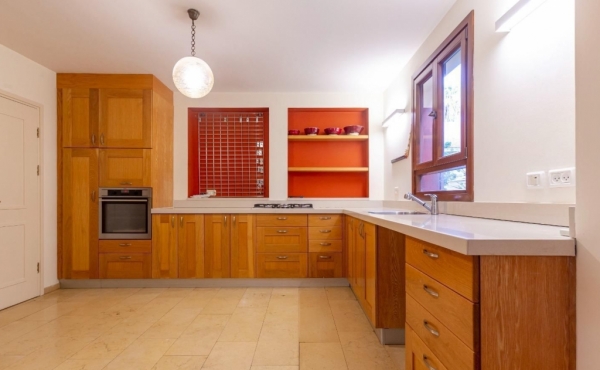 Neve Tzedek Duplex 4 rooms 120 sqm Lift Parking Storage Apartment for rent in Tel Aviv