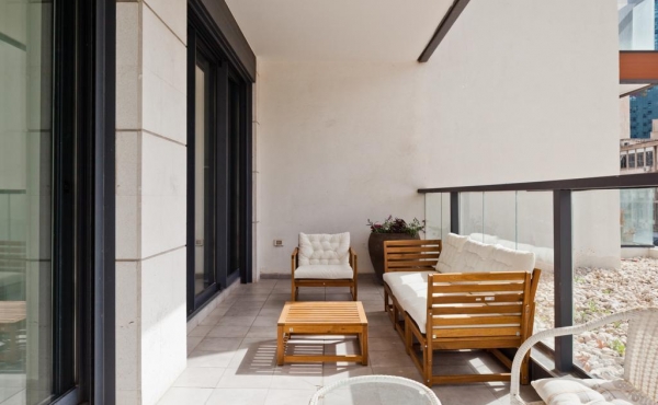 Gindi Low tower Garden apartment 4 rooms 110m2 Garden 23m2 Balcony 22m2 Parkingx2 For sale in Tel Aviv