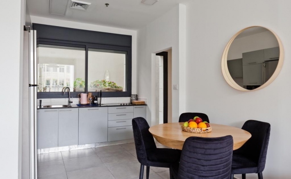 Gindi Low tower Garden apartment 4 rooms 110m2 Garden 23m2 Balcony 22m2 Parkingx2 For sale in Tel Aviv