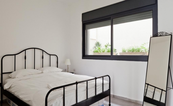 Gindi Low tower Garden apartment 4 rooms 110m2 Garden 23m2 Balcony 22m2 Parkingx2 For sale in Tel Aviv