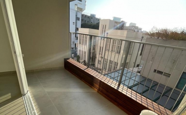 Pinsker area 3 rooms 80sqm Sun terrace Lift Parking Apartment for sale in Tel Aviv