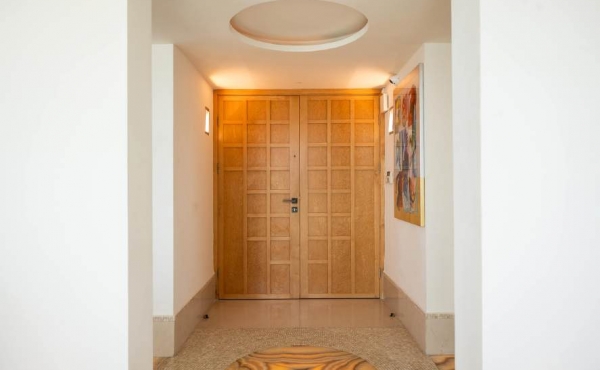 Front sea TLV 3 rooms 220m2 Furnished Balconies 18m2 Lift Parking x2 Apartment for sale in Tel Aviv