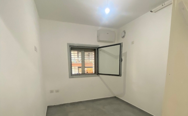 Center Tel Aviv 12th floor 4 rooms Terrace Lift Parking Apartment for rent