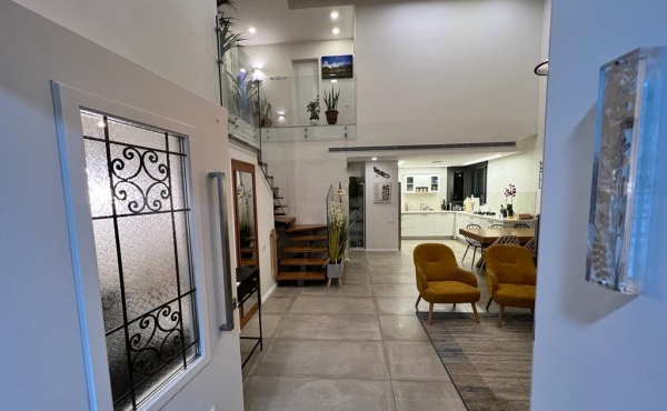 Hod HaSharon Duplex 6 rooms 277 m2 Terrace 100 m2 Lift Parking Gym Apartment for sale in Tel Aviv