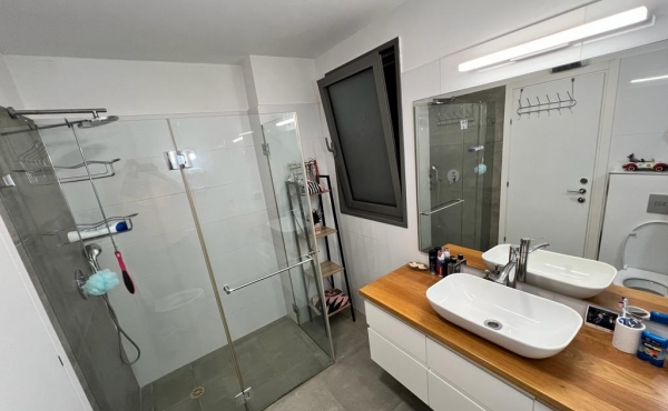 Hod HaSharon Duplex 6 rooms 277 m2 Terrace 100 m2 Lift Parking Gym Apartment for sale in Tel Aviv