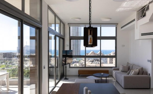 Bat Yam Penthouse Duplex de luxe 5 rooms 130m2 Terraces 70m2 Panoramic view Lift Parking