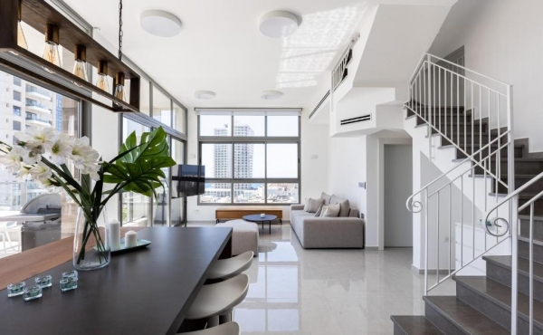 Bat Yam Penthouse Duplex de luxe 5 rooms 130m2 Terraces 70m2 Panoramic view Lift Parking