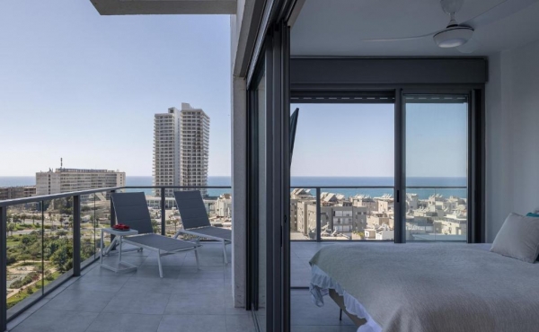 Bat Yam Penthouse Duplex de luxe 5 rooms 130m2 Terraces 70m2 Panoramic view Lift Parking