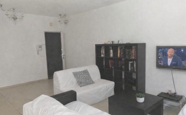 Emile Zola st 2 rooms with Shelter Short term rental in Tel Aviv