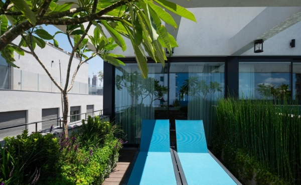 Luxury Beachfront 5 rooms close to the Gordon beach