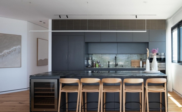 Luxury Beachfront 5 rooms close to the Gordon beach